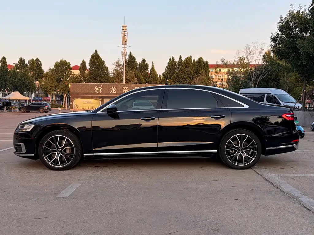Audi A8 — миниатюра 3