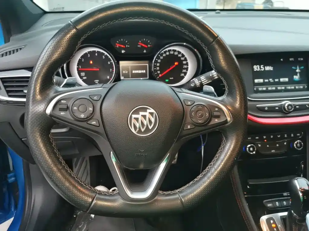 Buick Verano — миниатюра 10