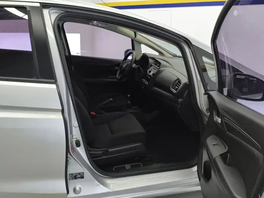 Honda Fit — миниатюра 8