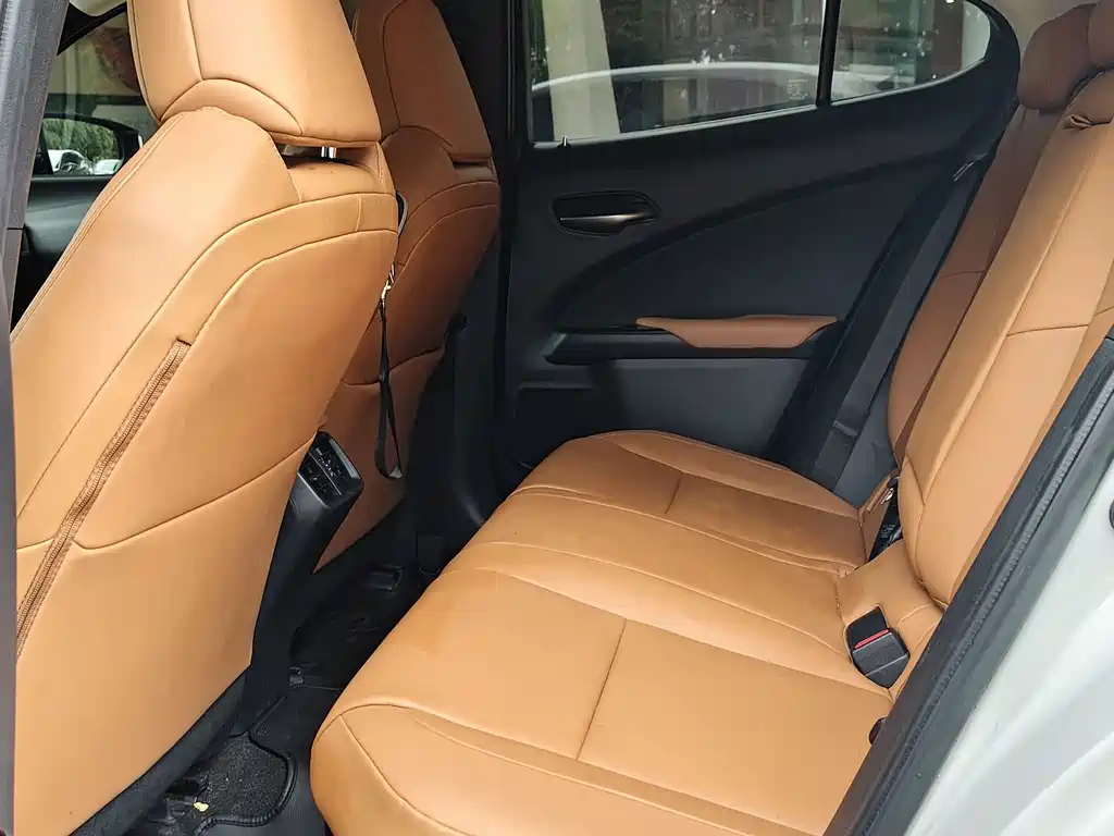 Lexus UX — миниатюра 11