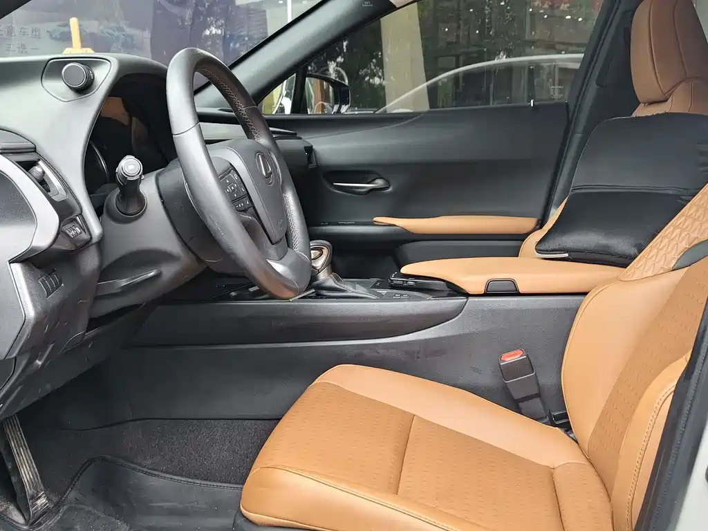 Lexus UX — миниатюра 8