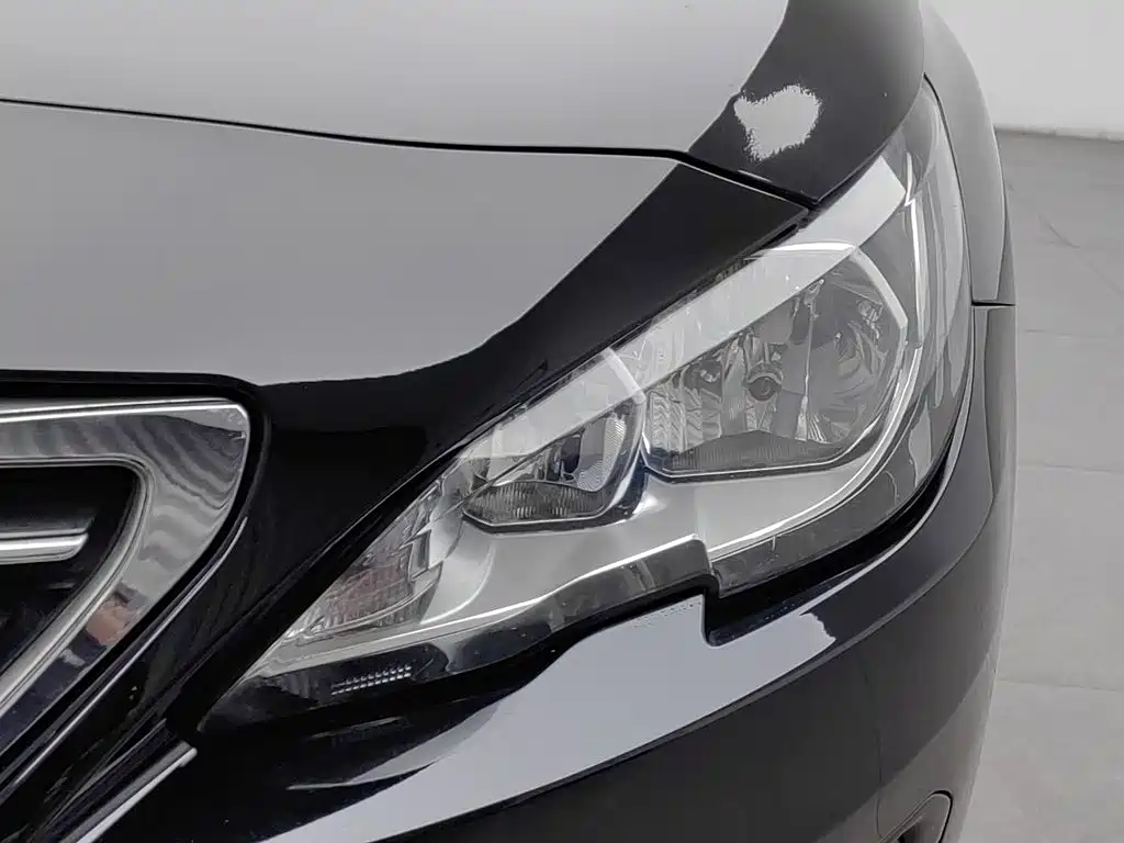 Peugeot 408 — миниатюра 7