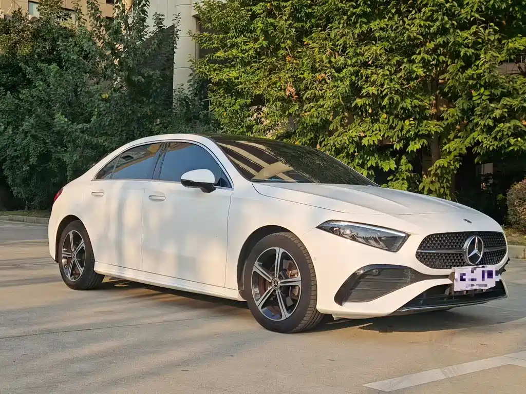 Mercedes-Benz A-Class 2023 — фото 3