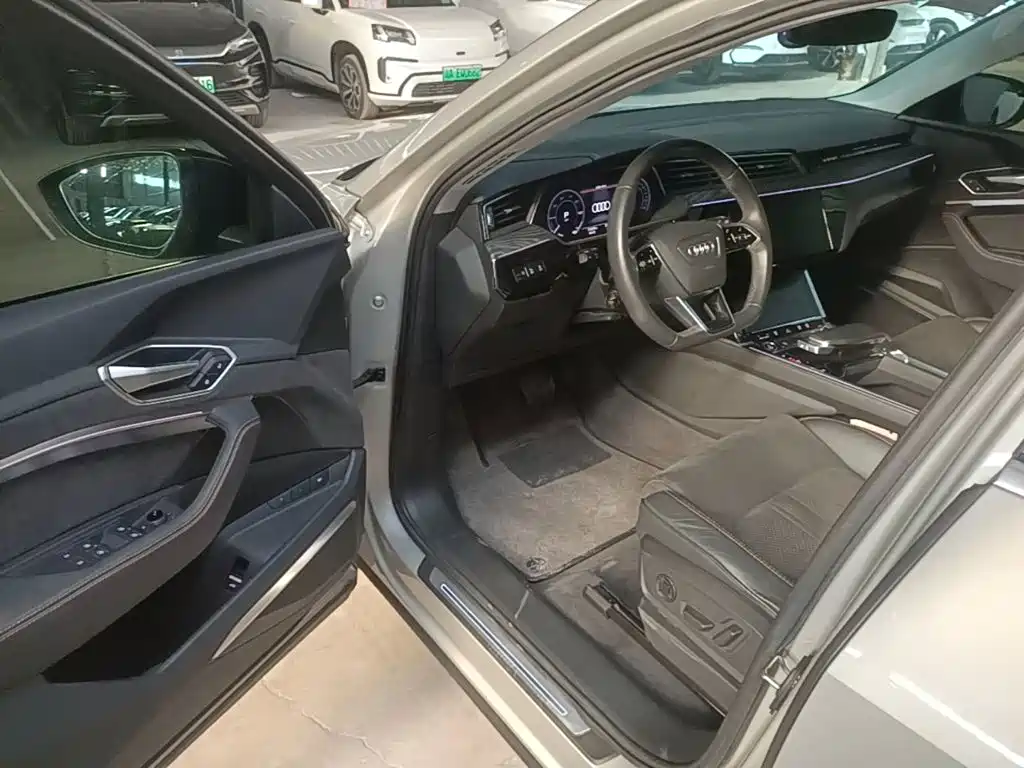 Audi e-tron — миниатюра 16