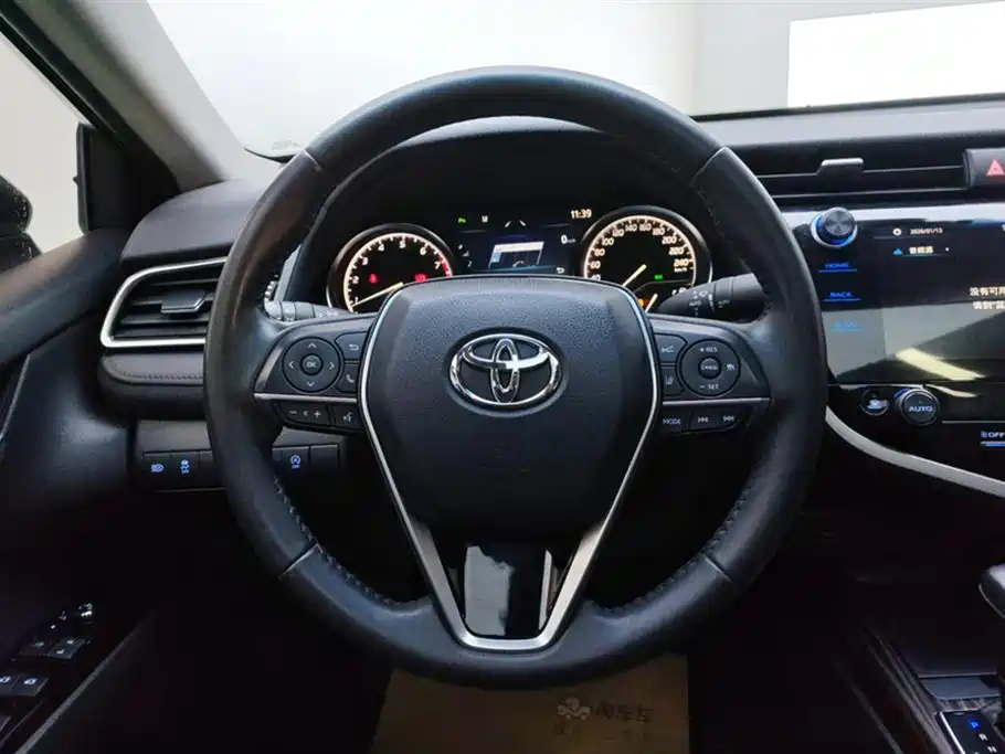 TOYOTA CAMRY