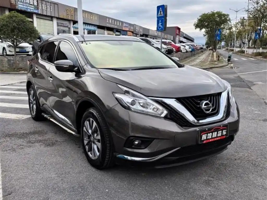 NISSAN LOULAN