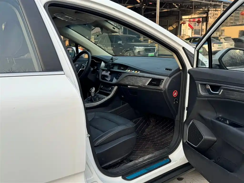 GEELY AUTOMOBILE EMGRAND GS