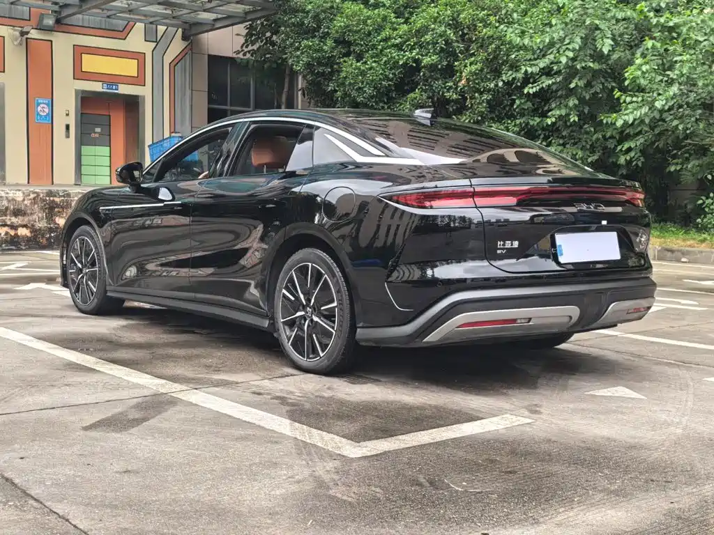 BYD Хань Ли — миниатюра 17