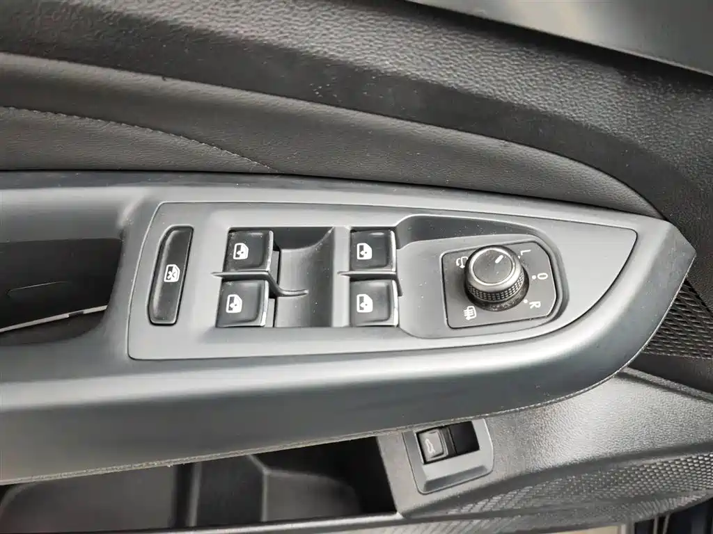 Volkswagen Passat 2023 330TSI Elite