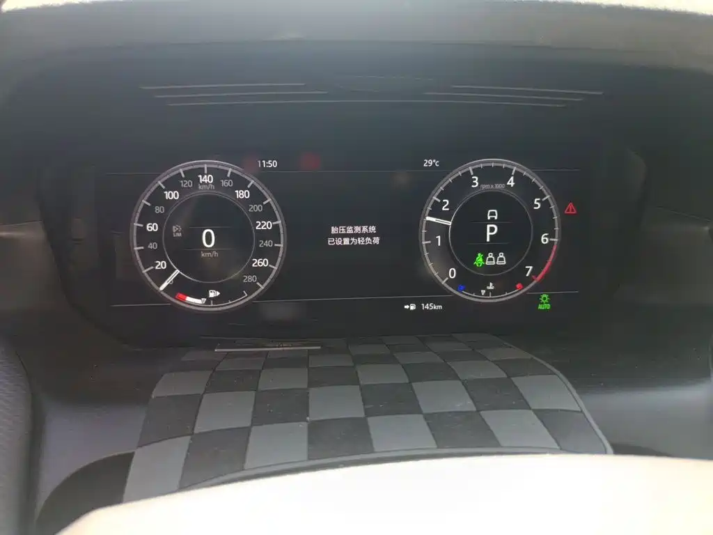 Land Rover Discovery Sport — миниатюра 4