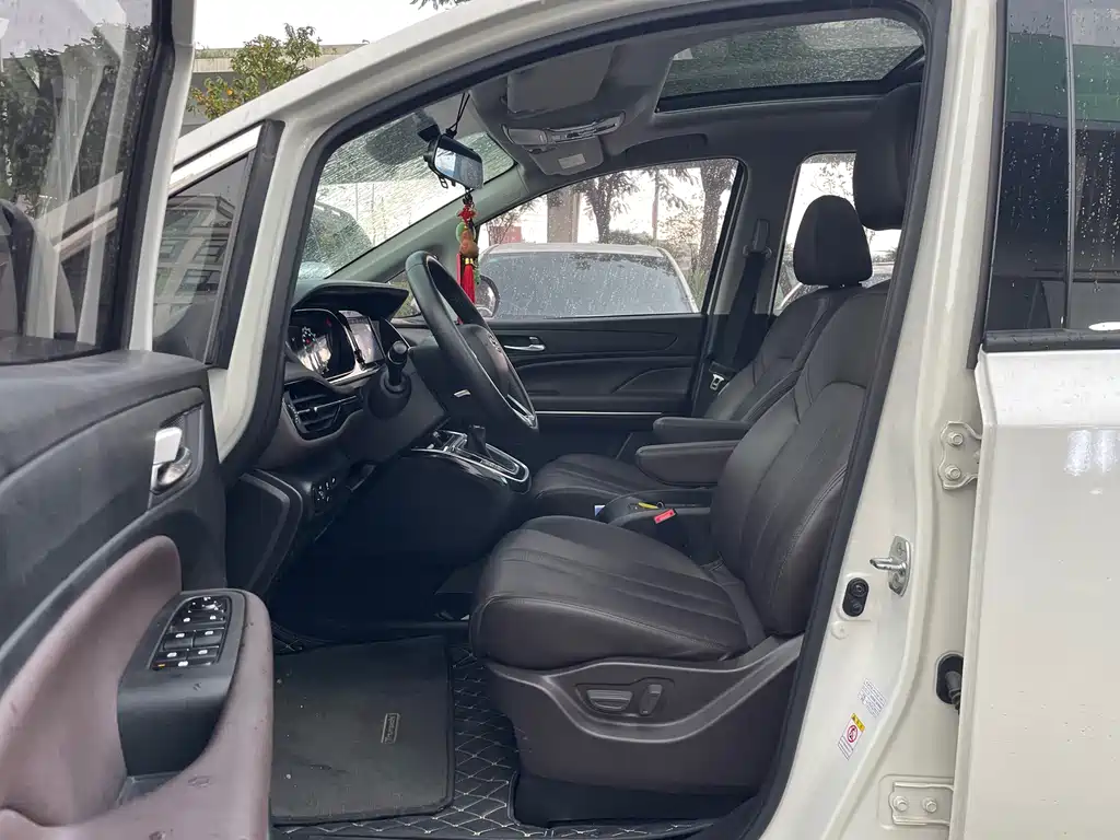 GAC Motor Trumpchi M6 — миниатюра 3