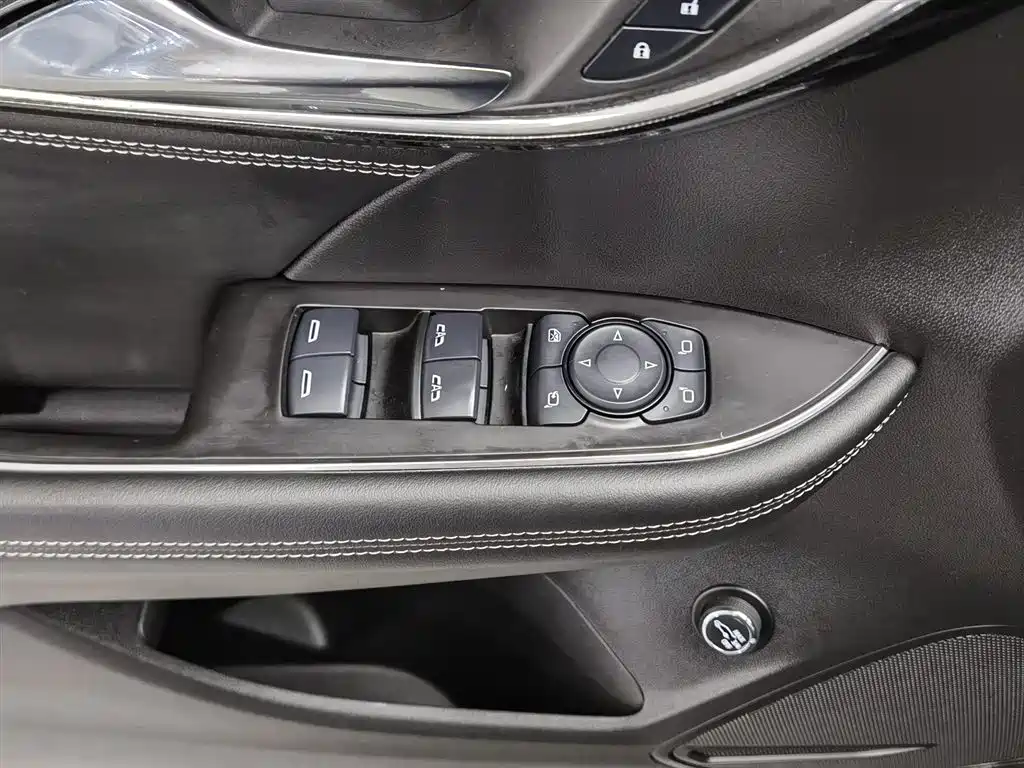 Buick Envision Plus Plus 2022 Plus 652T мест Luxury