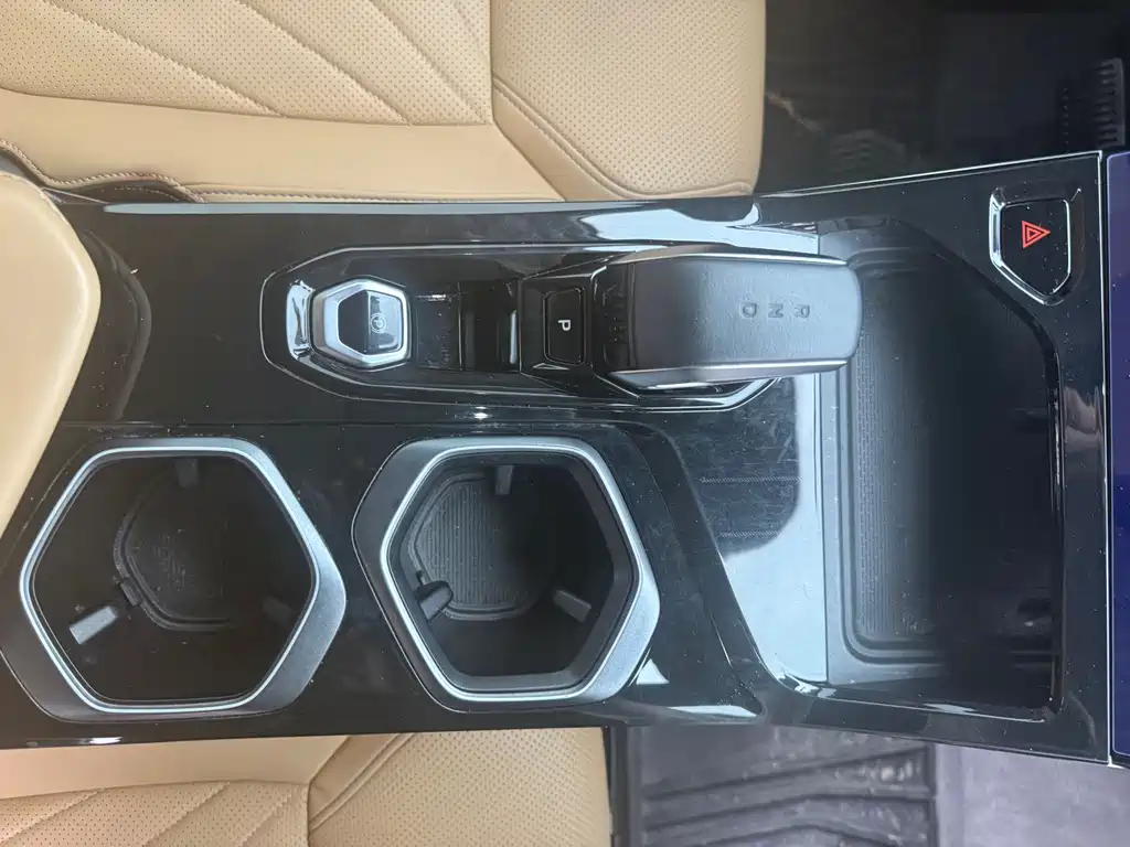 GEELY AUTOMOBILE BOYUE L