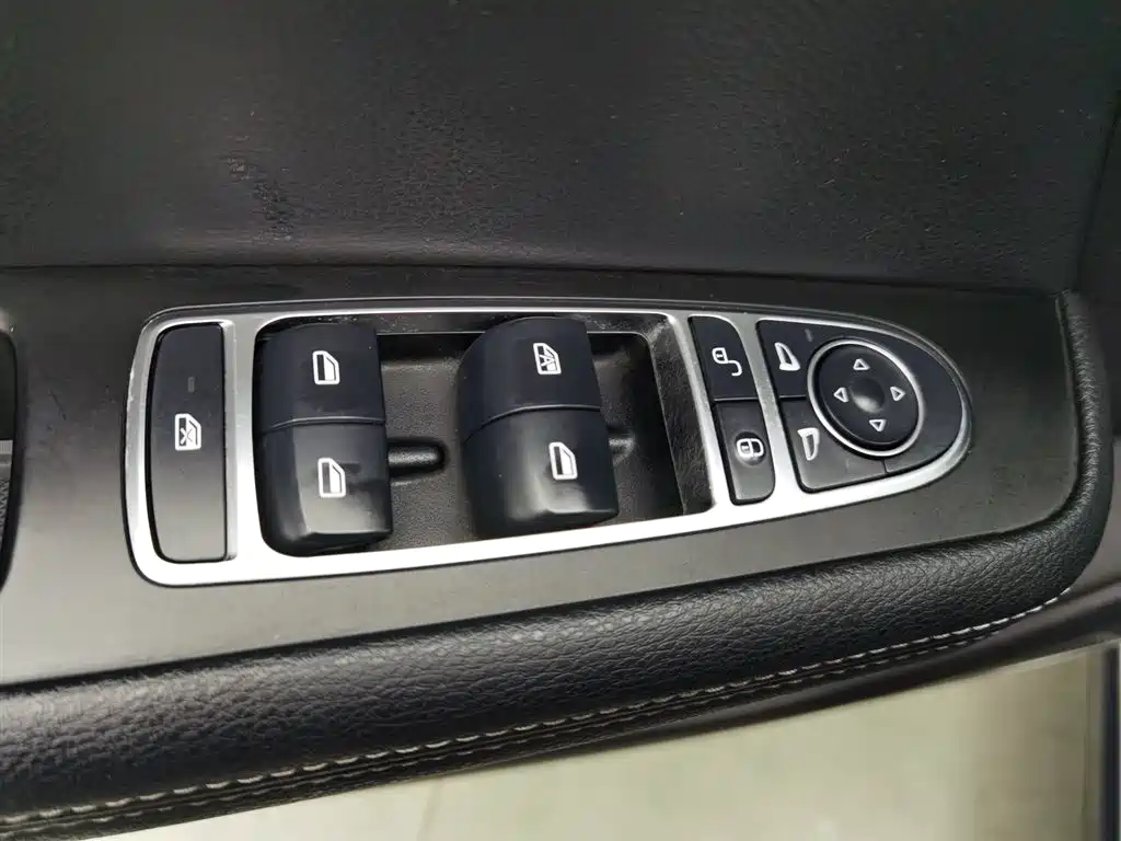 BYD Song MAX MAX 2021 1.5T AT Luxury 6 мест