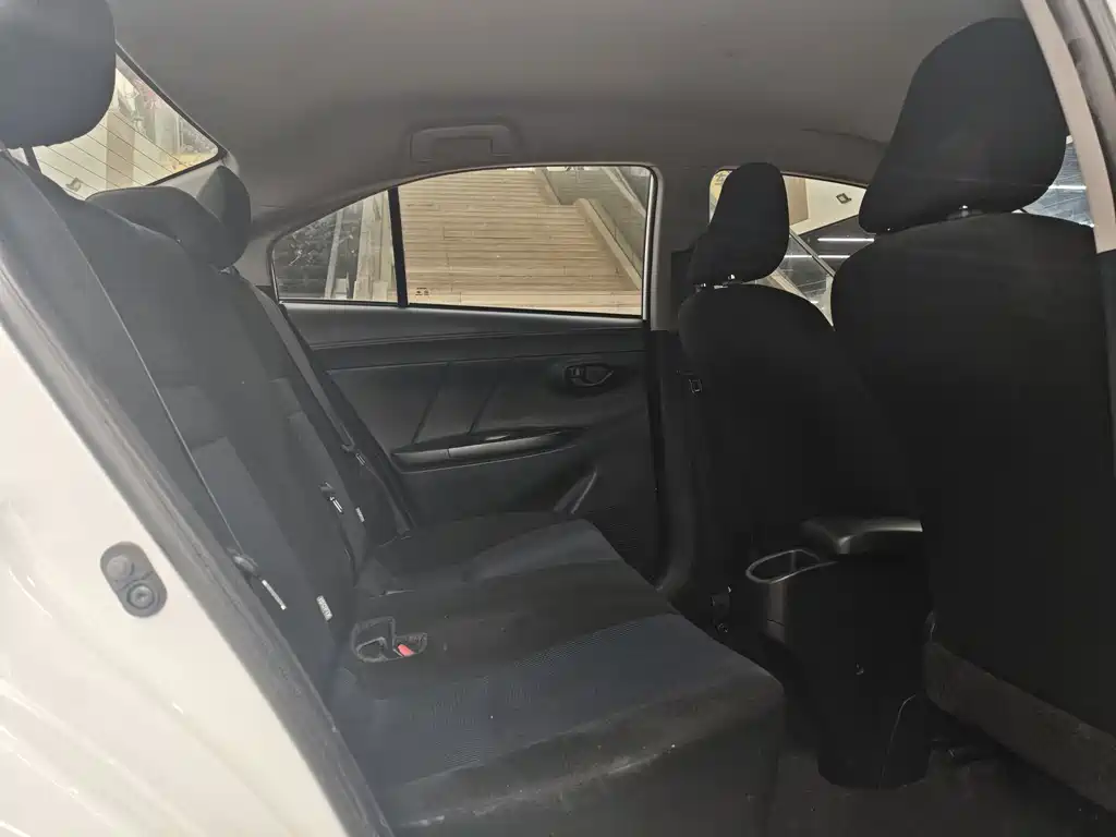 TOYOTA YARIS L TO ENJOY