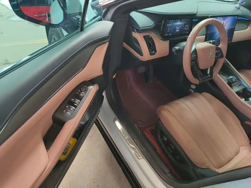 BYD L EV — миниатюра 16
