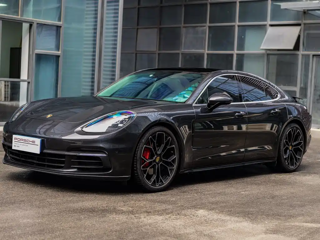 PORSCHE PANAMERA