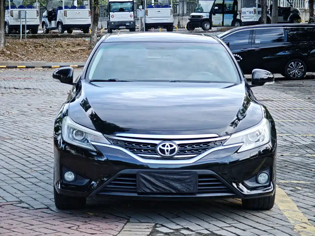 Toyota Reiz — миниатюра 4