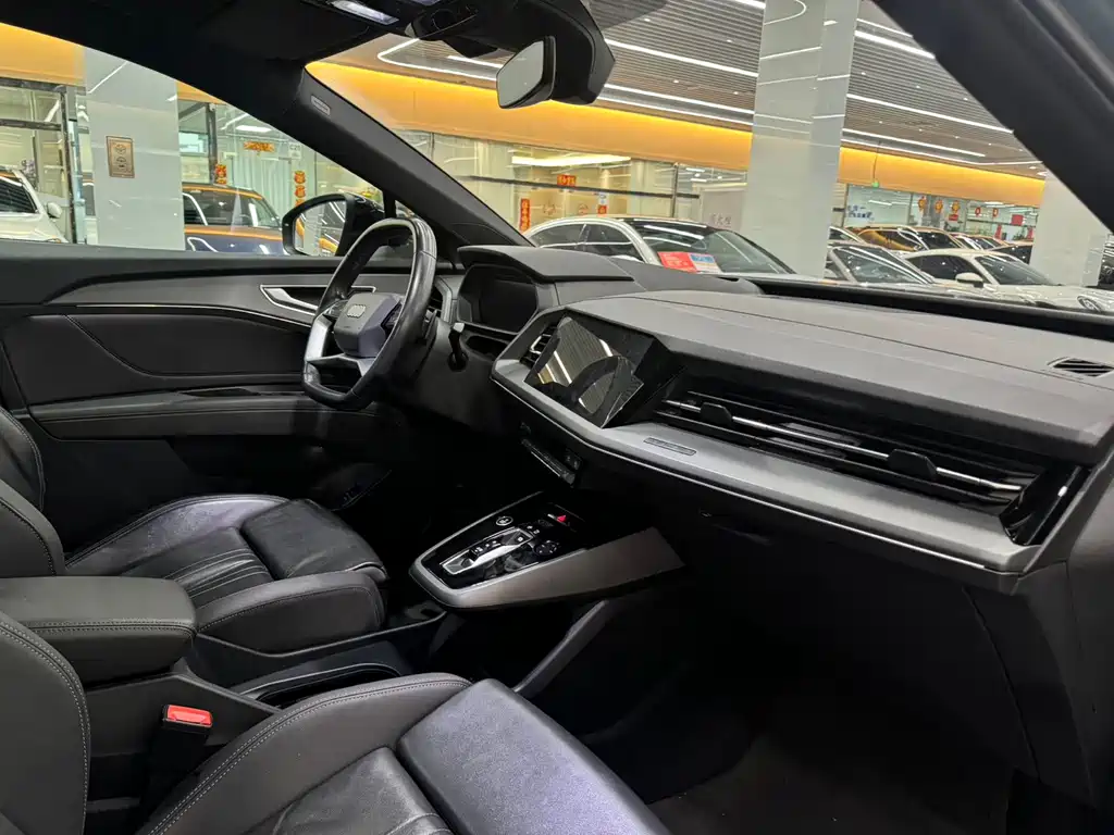 Audi Q5 e-tron — миниатюра 10