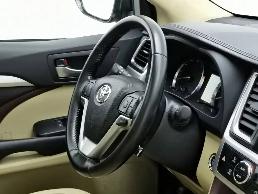 Toyota Highlander — миниатюра 22