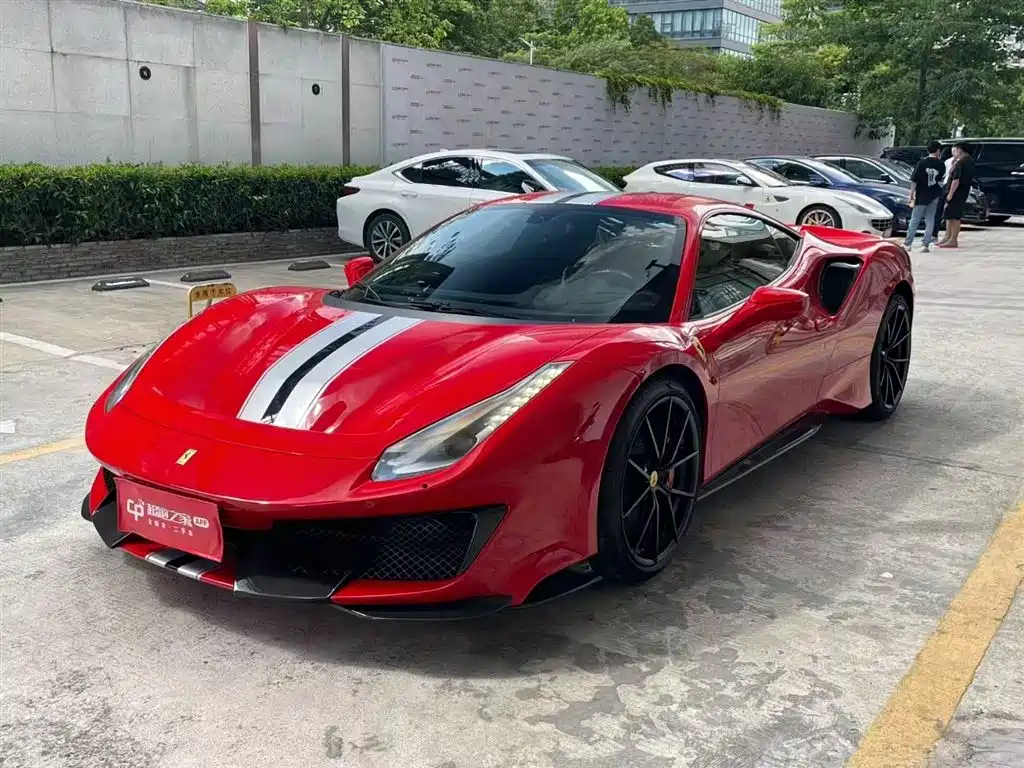 FERRARI 488
