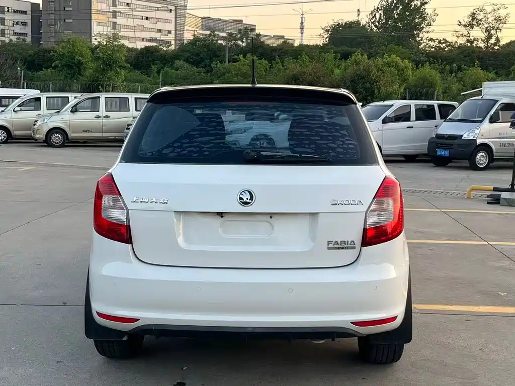 Skoda Fabia — миниатюра 10
