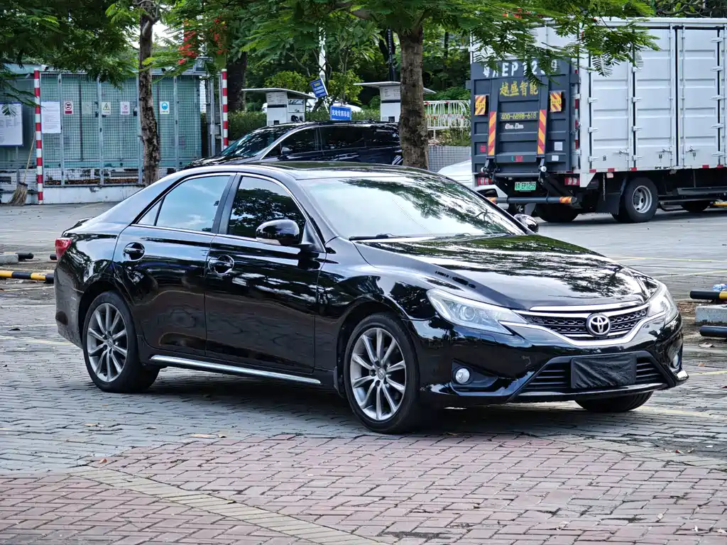 Toyota Reiz — миниатюра 5