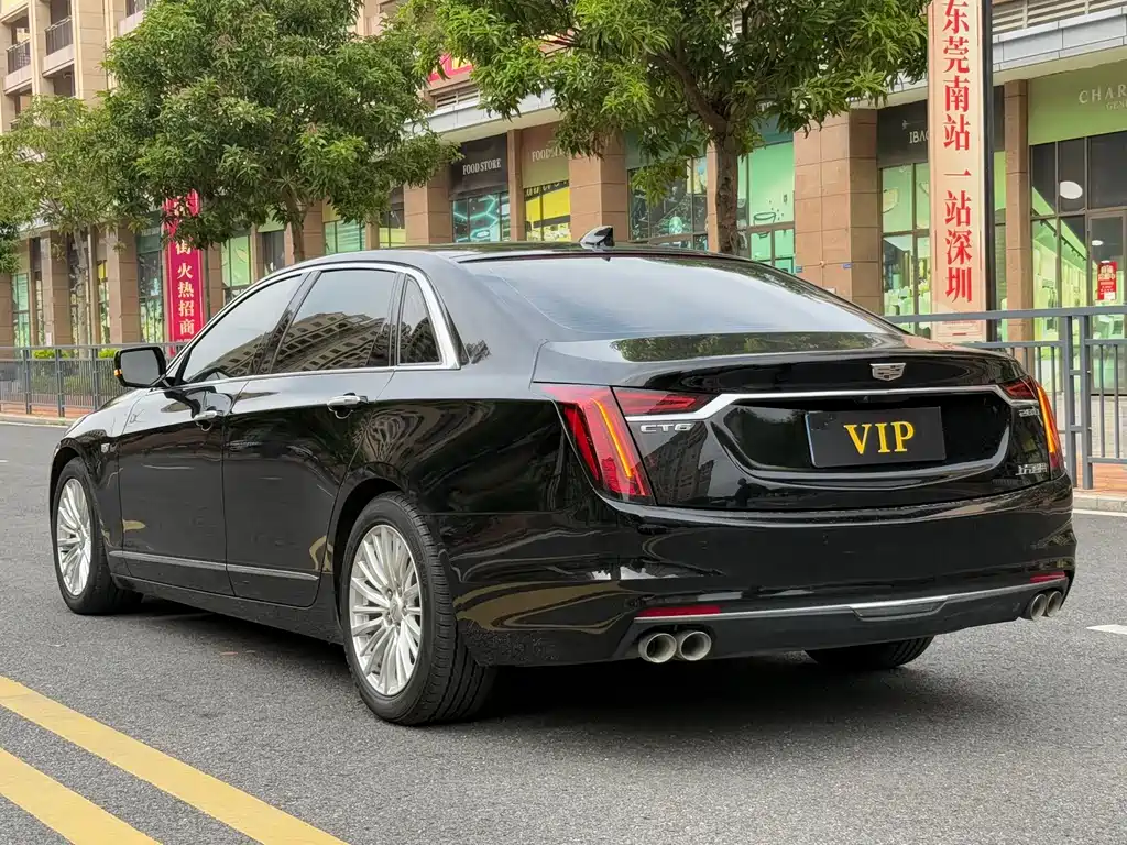 CADILLAC CT6