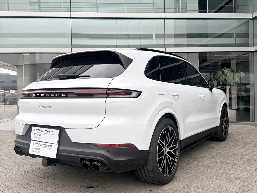 Porsche Cayenne — миниатюра 7