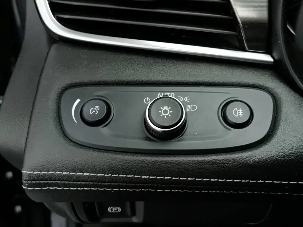 Buick LaCrosse — миниатюра 21