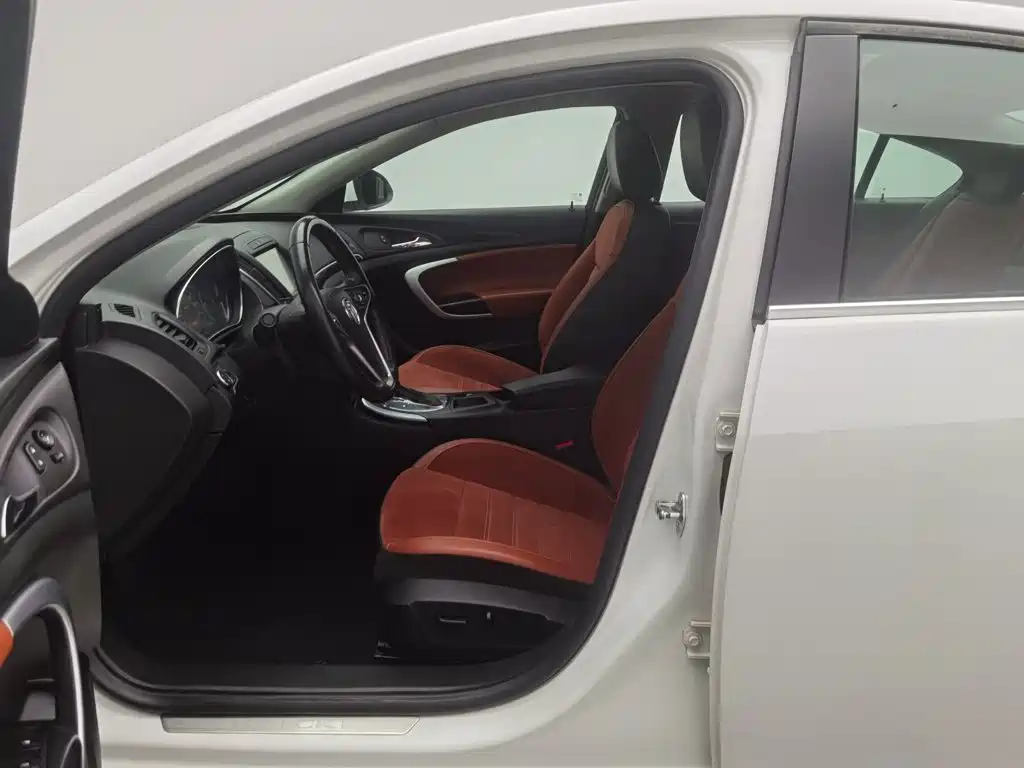 Buick Regal — миниатюра 10