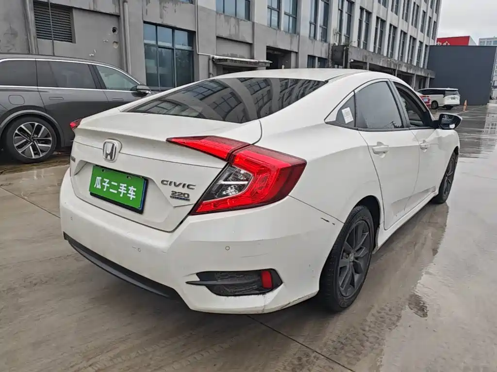 Honda Civic — миниатюра 7