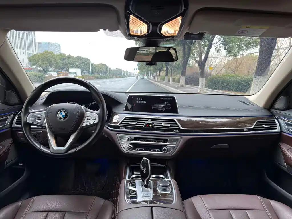 BMW 7 SERIES