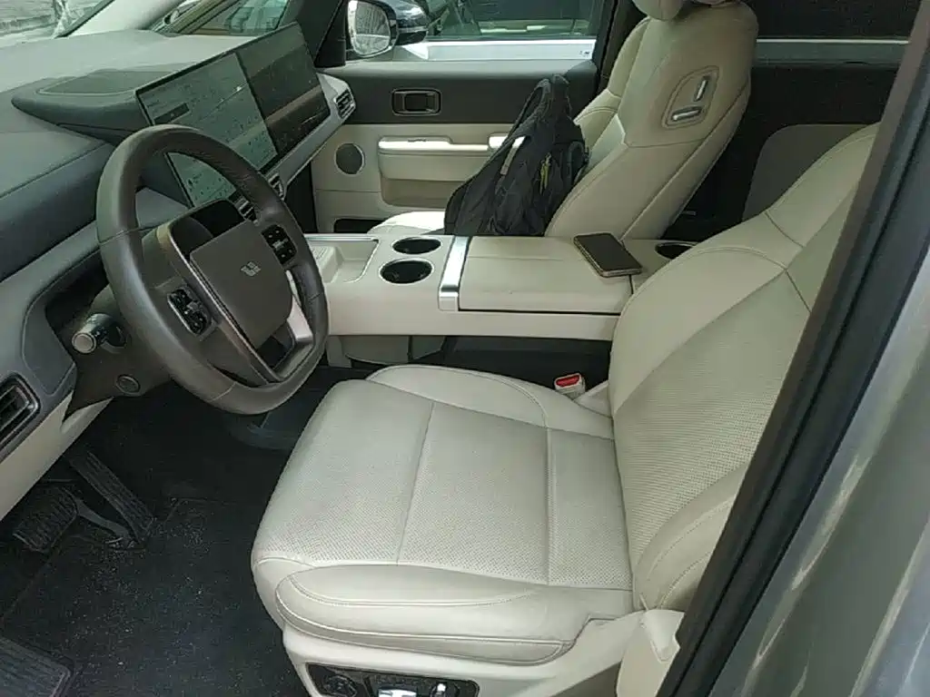 Li Auto Li MEGA — миниатюра 15