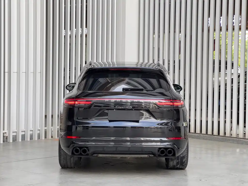 Porsche Cayenne — миниатюра 5