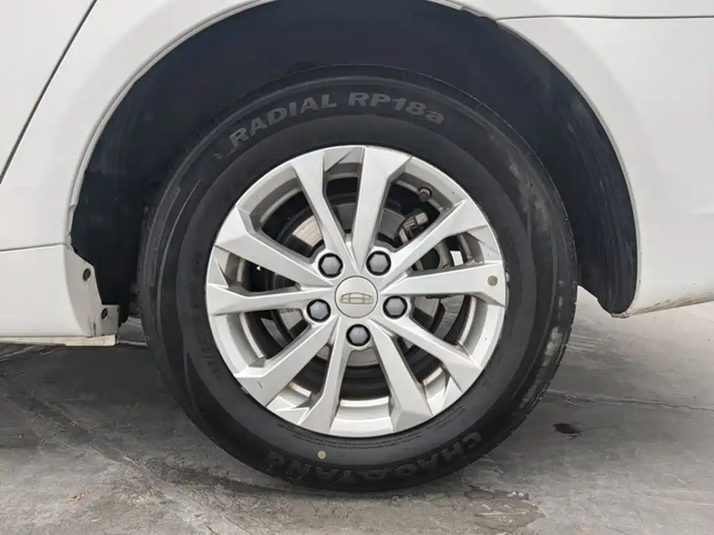 Geely Emgrand — миниатюра 10