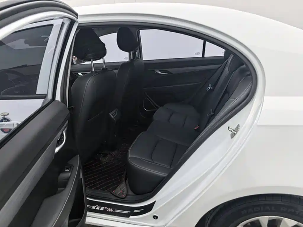 Geely Emgrand — миниатюра 8