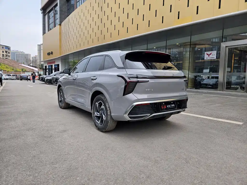 Hongqi HS3 2023 1.5T