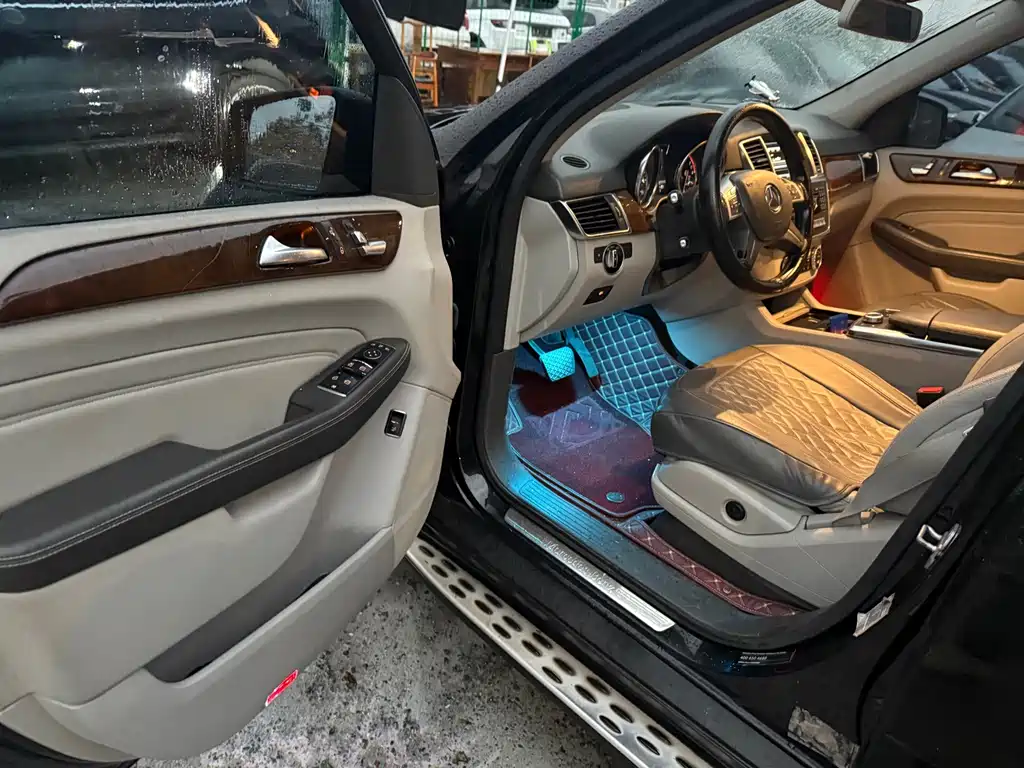 Mercedes-Benz M-Class — миниатюра 7