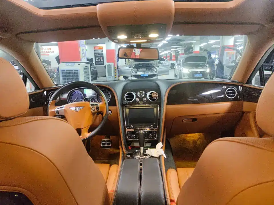 Bentley Flying Spur — миниатюра 3