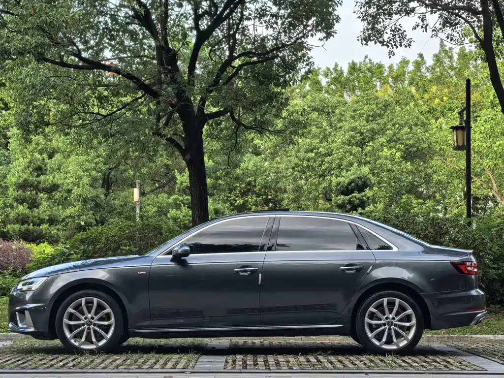 Audi A4L — миниатюра 2