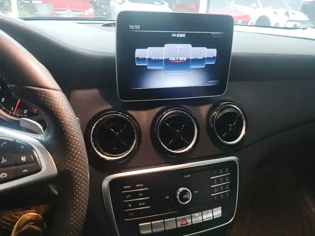 Mercedes-Benz GLA — миниатюра 13