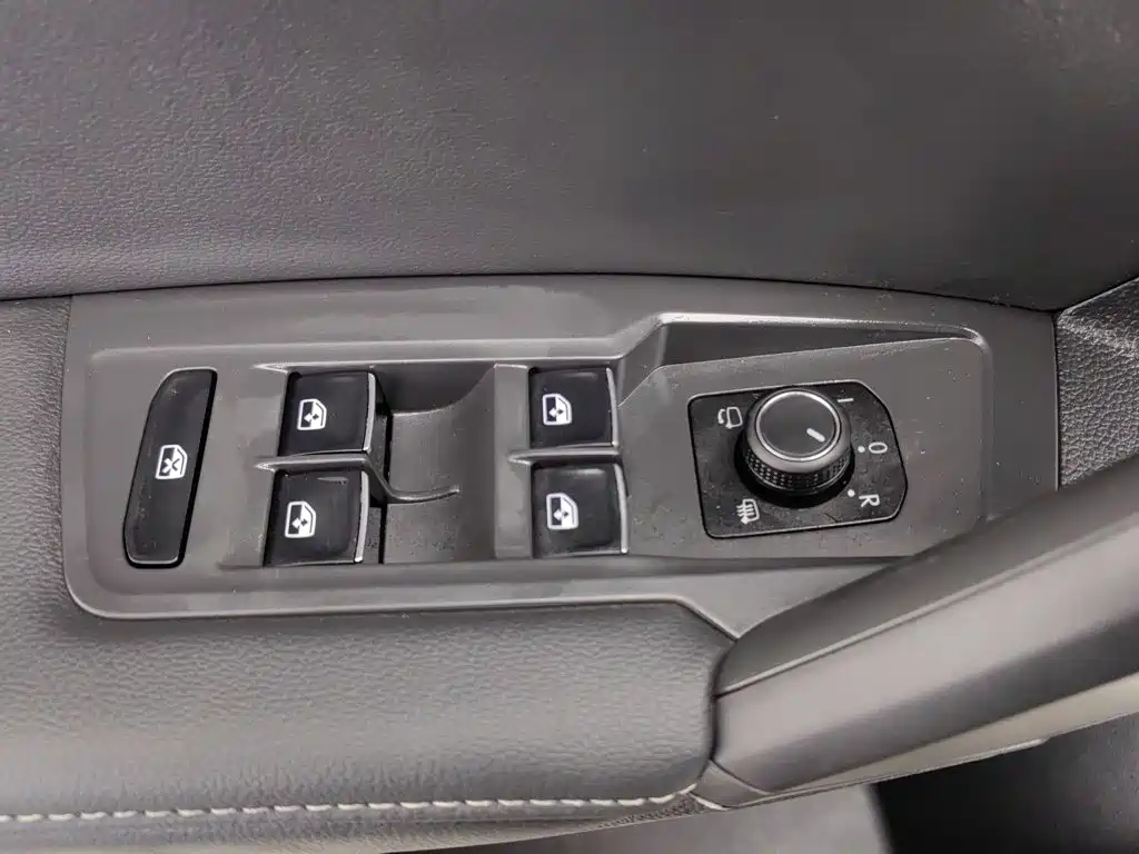 Volkswagen Tiguan L — миниатюра 9