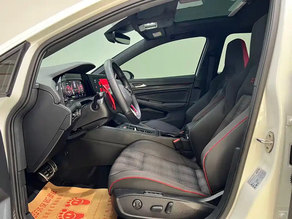 Volkswagen Golf GTI — миниатюра 3
