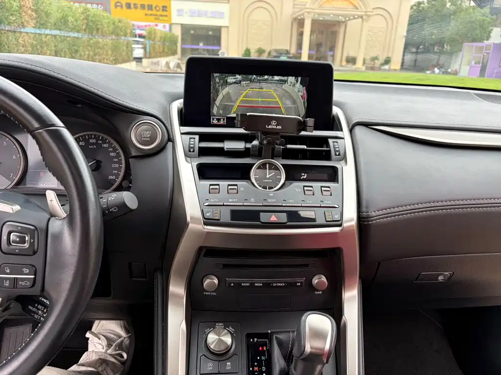 Lexus NX — миниатюра 15
