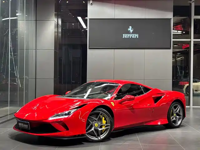 FERRARI F8