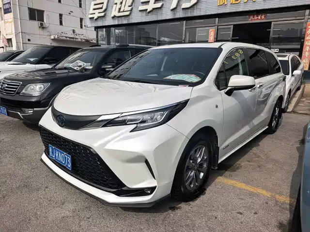 TOYOTA SIENNA 2022