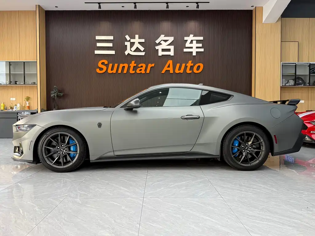 Ford Mustang 2024 5.0L V8 Dark Horse