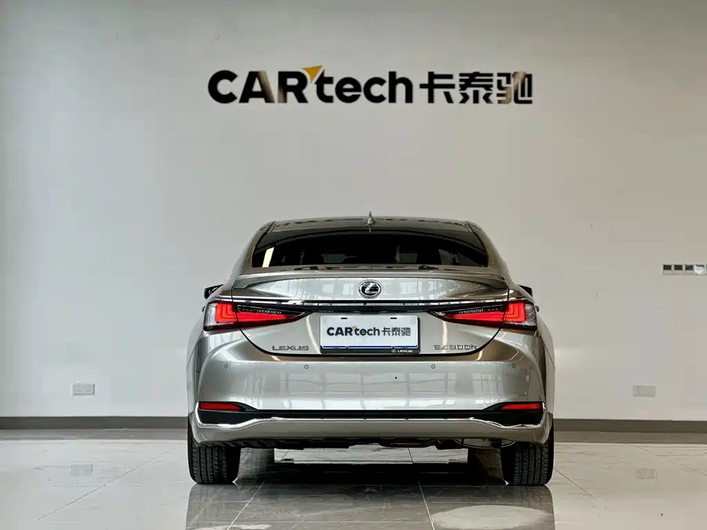 Lexus ES — миниатюра 4