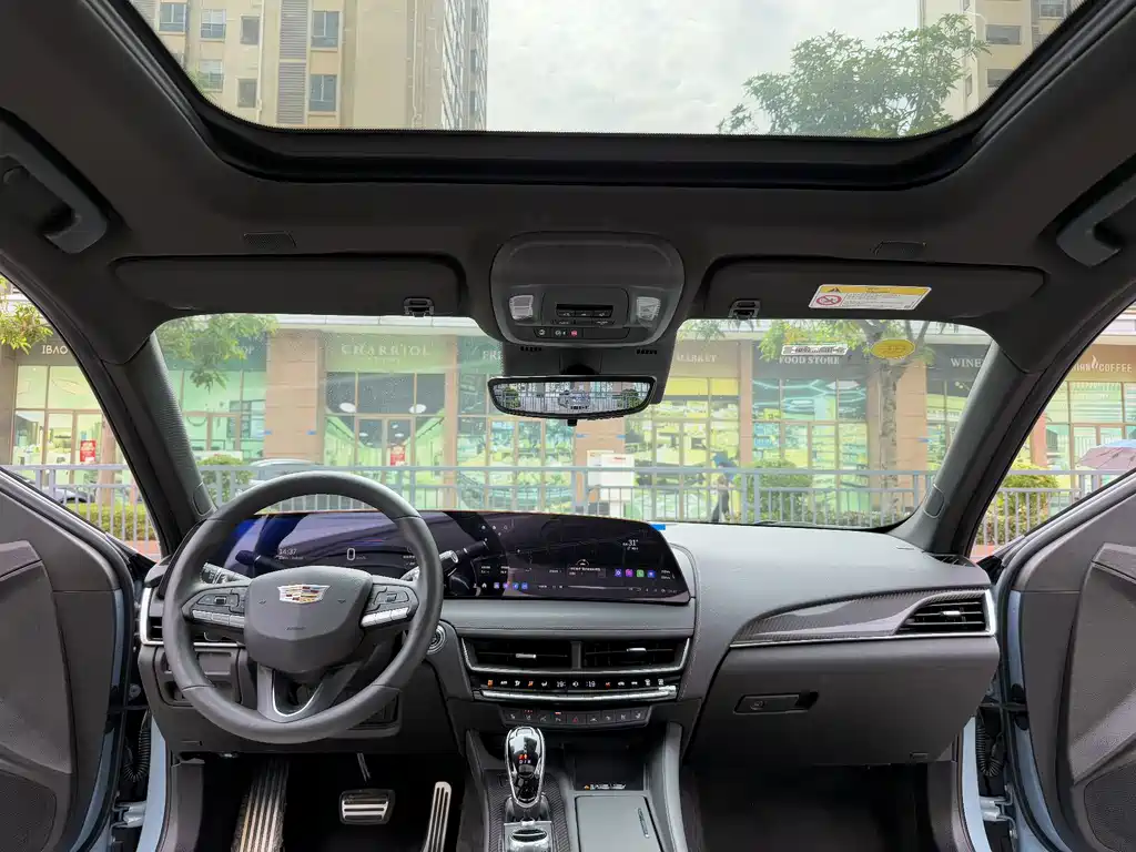 Cadillac CT5 — миниатюра 23